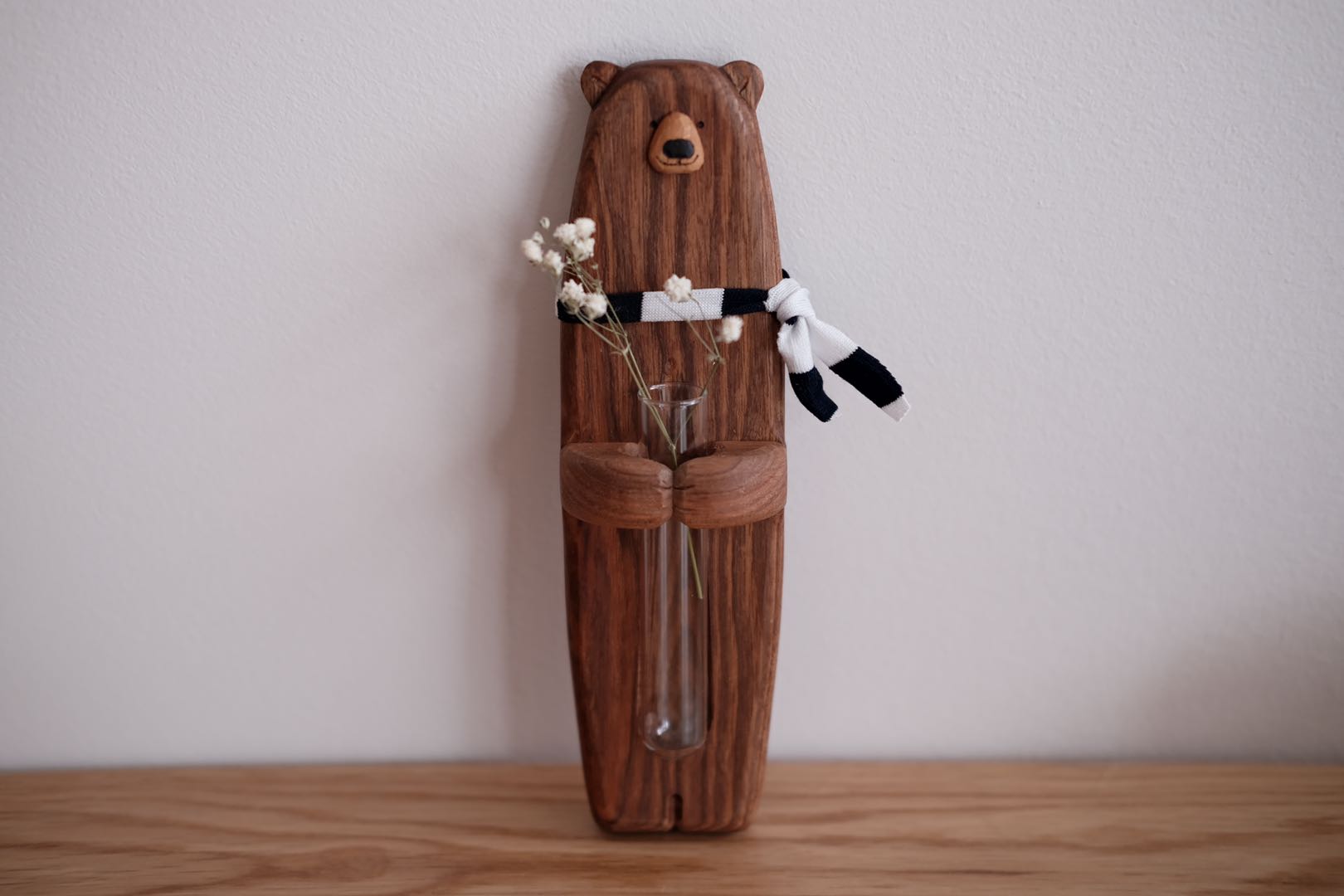 Bear wall hanging vase - By Japanese artist Kinone
