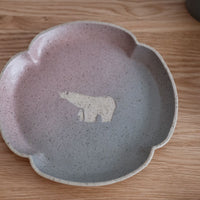 Bear plate - By Japanese artist田中遼馬 Kokeiro